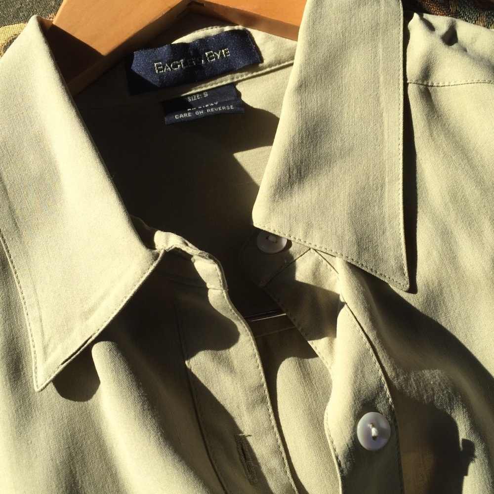 Short sleeve olive 100% silk button front shirt SMALL